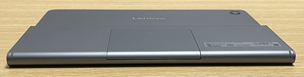 Lenovo Tab Plus キックスタンド側サイド