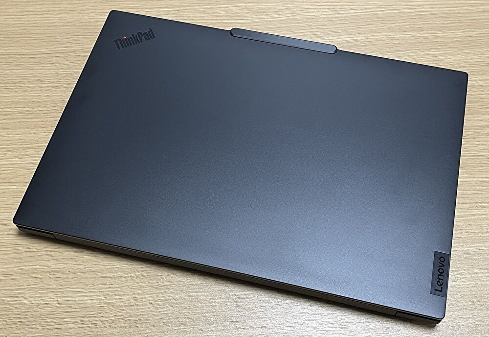 ThinkPad P1 Gen 7 レビュー、天板